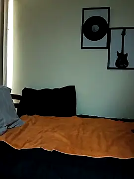 Snapshot of towers_j chatting on 11.21.25 towers j online show from 11.21.25