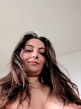 Snapshot of Katze22 chatting on 02.25.26 Katze22 online show from 02.25.26