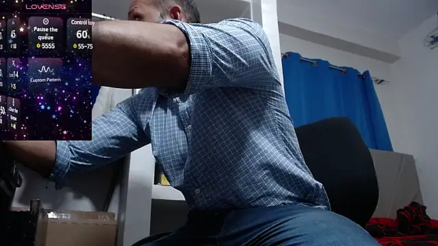 Snapshot of lewislamxxx_hot chatting on 12.06.24 lewislamxxx hot online show from 12.06.24