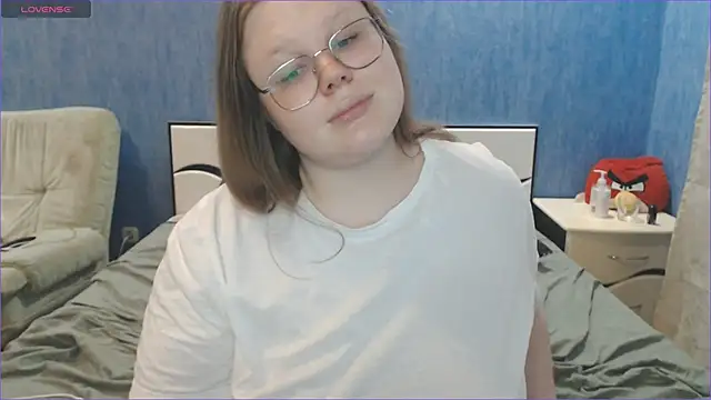 Snapshot of Touch_me_more_please chatting on 03.10.25 Touch me more please online show from 03.10.25