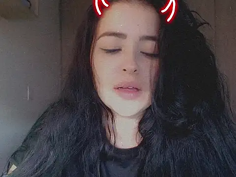 Snapshot of Aleska__Bell chatting on 09.20.25 Aleska  Bell online show from 09.20.25