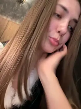 Snapshot of thelissawayne chatting on 12.23.24 thelissawayne online show from 12.23.24