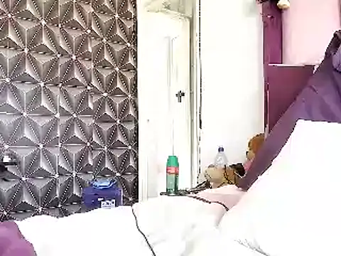 Snapshot of IndianDelia chatting on 04.14.26 IndianDelia online show from 04.14.26