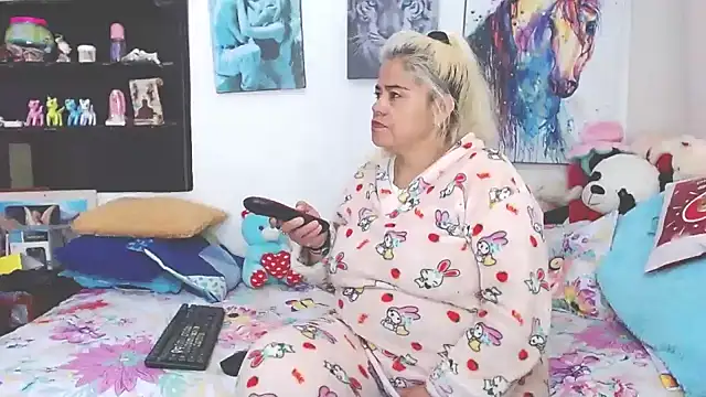 estrellita fugaz16x online show from 02.08.25