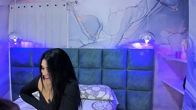 Snapshot of Maddysex_ chatting on 04.23.26 Maddysex online show from 04.23.26