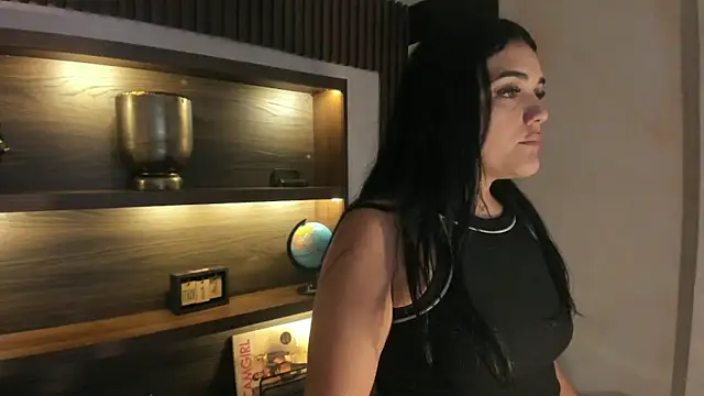 Snapshot of Maddysex_ chatting on 05.15.26 Maddysex online show from 05.15.26
