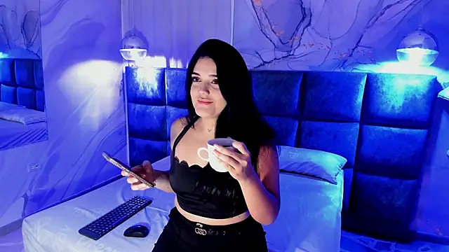 Snapshot of Maddysex_ chatting on 05.19.26 Maddysex online show from 05.19.26