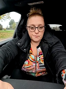 Snapshot of winniess40 chatting on 11.28.25 winniess40 online show from 11.28.25