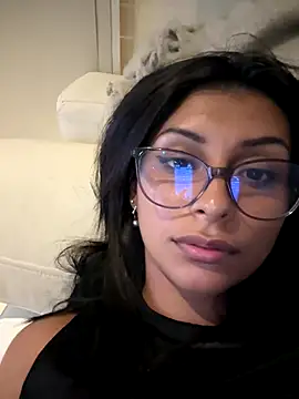 Snapshot of sweetAli_ chatting on 09.18.25 sweetAli online show from 09.18.25