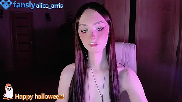 Snapshot of Alice__Aris chatting on 10.31.25 Alice Aris online show from 10.31.25