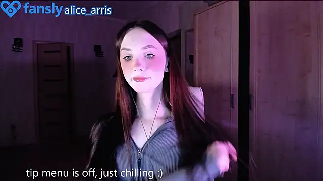 Snapshot of Alice__Aris chatting on 11.29.25 Alice Aris online show from 11.29.25