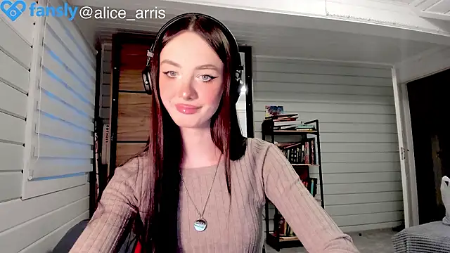 Snapshot of Alice__Aris chatting on 02.26.26 Alice Aris online show from 02.26.26