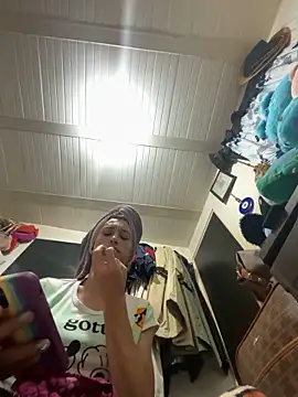 Snapshot of Lawrncesofiets chatting on 01.22.25 Lawrncesofiets online show from 01.22.25