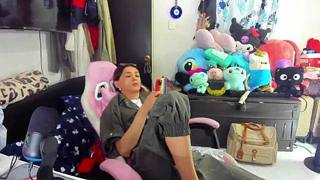 Snapshot of Lawrncesofiets chatting on 01.25.25 Lawrncesofiets online show from 01.25.25