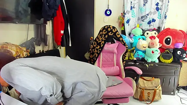 Snapshot of Lawrncesofiets chatting on 02.14.25 Lawrncesofiets online show from 02.14.25