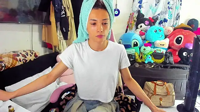 Snapshot of Lawrncesofiets chatting on 03.18.25 Lawrncesofiets online show from 03.18.25