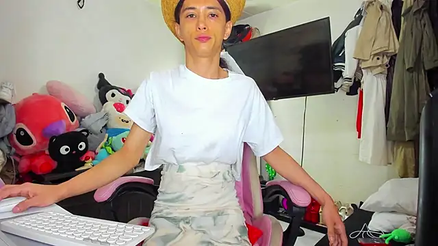 Snapshot of Lawrncesofiets chatting on 10.27.25 Lawrncesofiets online show from 10.27.25