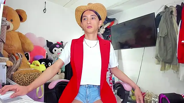 Snapshot of Lawrncesofiets chatting on 11.13.25 Lawrncesofiets online show from 11.13.25