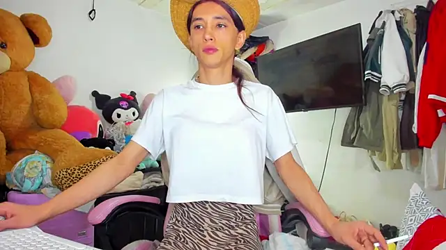 Snapshot of Lawrncesofiets chatting on 11.16.25 Lawrncesofiets online show from 11.16.25