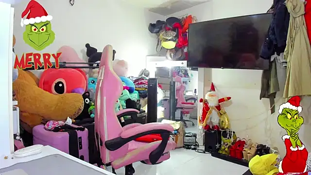 Snapshot of Lawrncesofiets chatting on 12.14.25 Lawrncesofiets online show from 12.14.25