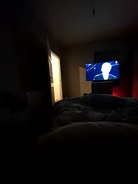 Snapshot of elenaUK chatting on 12.27.24 elenaUK online show from 12.27.24