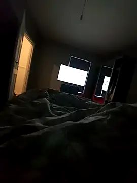 Snapshot of elenaUK chatting on 01.01.25 elenaUK online show from 01.01.25