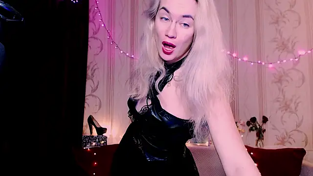 xxxcharismaaa online show from 04.08.26