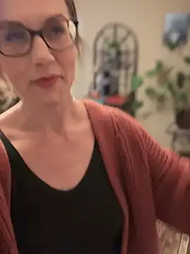 MaiseKnox online show from 12.28.24