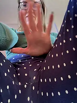 MaiseKnox online show from 10.24.25