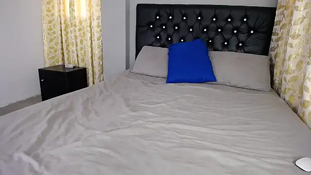 Snapshot of loveyouzahara2020 chatting on 02.07.25 loveyouzahara2020 online show from 02.07.25