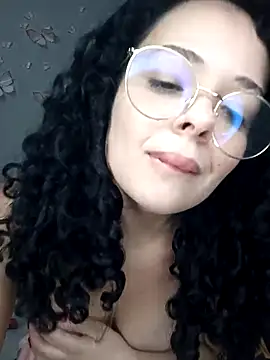 Snapshot of NinaSweet2 chatting on 04.13.26 NinaSweet2 online show from 04.13.26