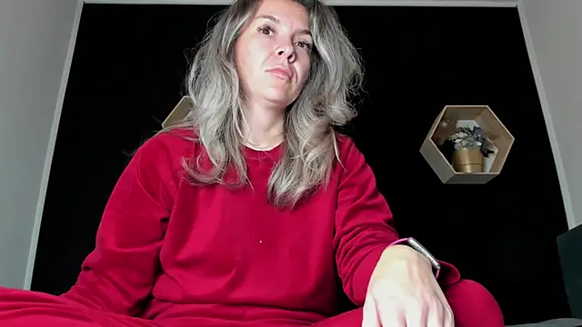 Snapshot of Alesys69 chatting on 10.27.25 Alesys69 online show from 10.27.25