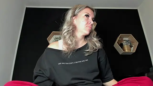 Snapshot of Alesys69 chatting on 10.30.25 Alesys69 online show from 10.30.25