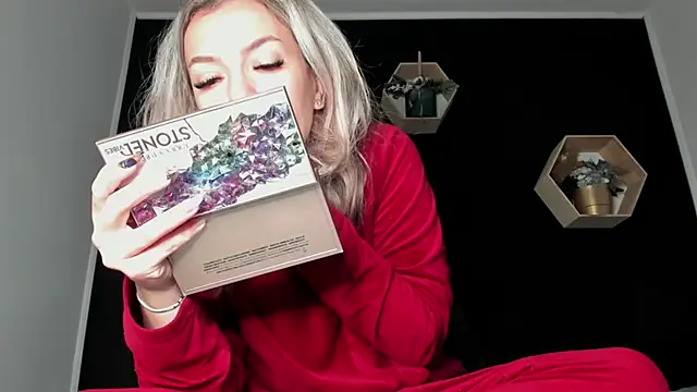 Snapshot of Alesys69 chatting on 11.10.25 Alesys69 online show from 11.10.25