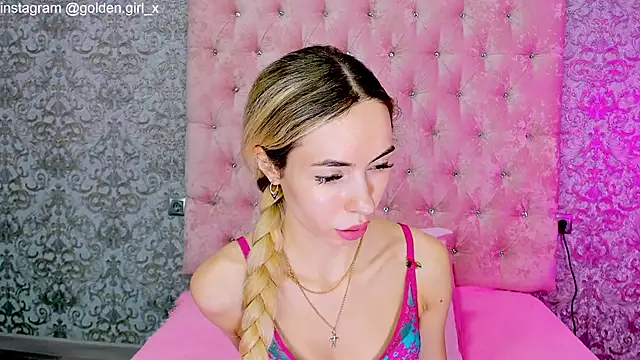 Akilla Queen online show from 10.14.25