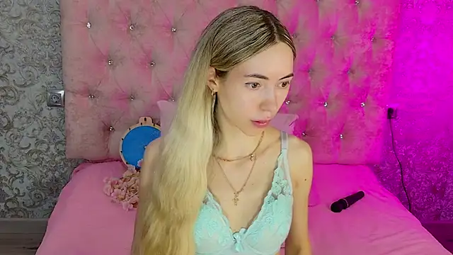 Akilla Queen online show from 06.30.26