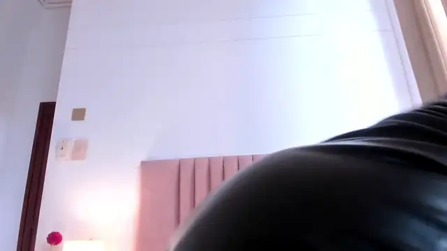 AGATHAA WHITE online show from 02.24.25