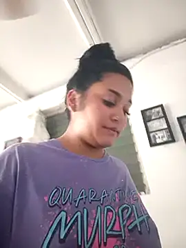 Snapshot of shayna_all chatting on 03.07.25 shayna all online show from 03.07.25