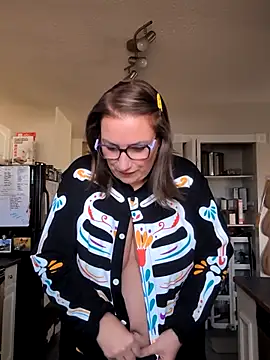 Snapshot of Canadian_BBW chatting on 10.30.25 Canadian BBW online show from 10.30.25