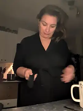 Snapshot of Canadian_BBW chatting on 12.05.25 Canadian BBW online show from 12.05.25