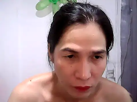 Snapshot of BigDickTrans chatting on 04.29.26 BigDickTrans online show from 04.29.26