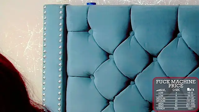 Imannejulienne online show from 12.18.25