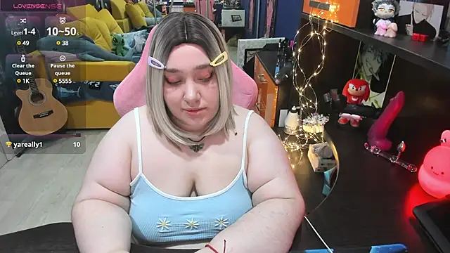 Snapshot of Softie_Sofy chatting on 02.26.25 Softie Sofy online show from 02.26.25