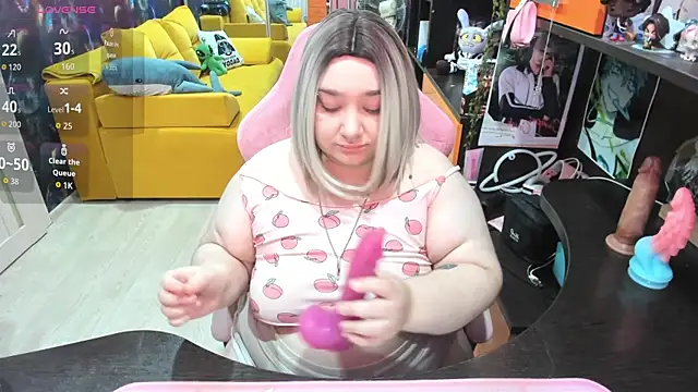 Snapshot of Softie_Sofy chatting on 06.28.26 Softie Sofy online show from 06.28.26