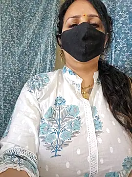 Snapshot of cute-tanvi chatting on 03.05.25 cute-tanvi online show from 03.05.25