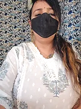 Snapshot of cute-tanvi chatting on 09.09.25 cute-tanvi online show from 09.09.25