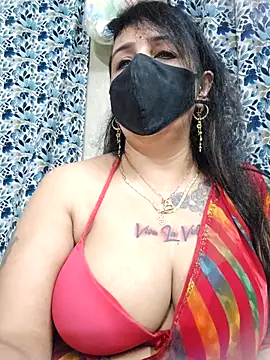 Snapshot of cute-tanvi chatting on 10.15.25 cute-tanvi online show from 10.15.25