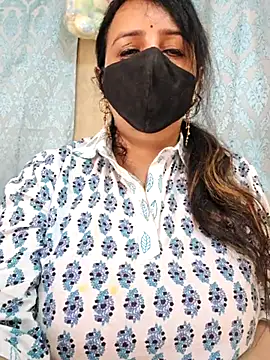 Snapshot of cute-tanvi chatting on 10.18.25 cute-tanvi online show from 10.18.25