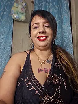 cute-tanvi online show from 12.17.25