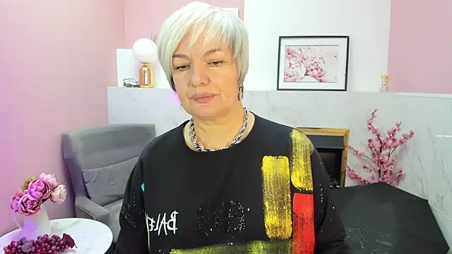 Snapshot of CarmenSoft chatting on 10.26.25 CarmenSoft online show from 10.26.25